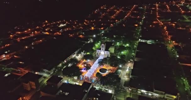 Вид Воздуха Ночной Город Сияющими Огнями — стоковое видео