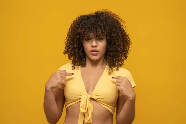 Young Latin Curly Woman Posing Bright Yellow Background — Stock Photo, Image