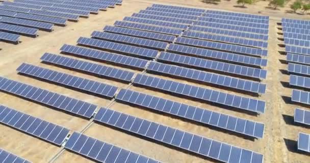 Αεροφωτογραφία Των Ηλιακών Συλλεκτών Οικολογική Ενέργεια — Αρχείο Βίντεο