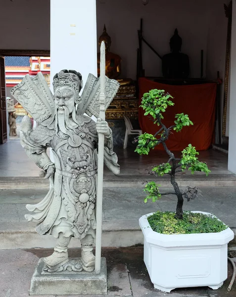 Escultura Pedra Antiga Homem Mosteiro Budista — Fotografia de Stock