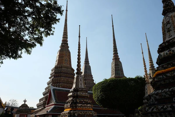 Wunderschön Dekorierte Türme Eines Buddhistischen Klosters Bangkok Religiöse Bauten — Stockfoto