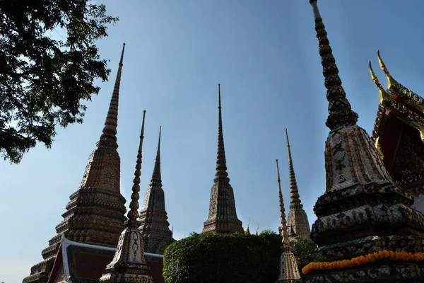 Wunderschön Dekorierte Türme Eines Buddhistischen Klosters Bangkok Religiöse Bauten — Stockfoto