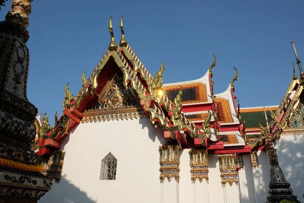 Hermosos Techos Templo Budista Arte Arquitectónico Del Sudeste Asiático —  Fotos de Stock