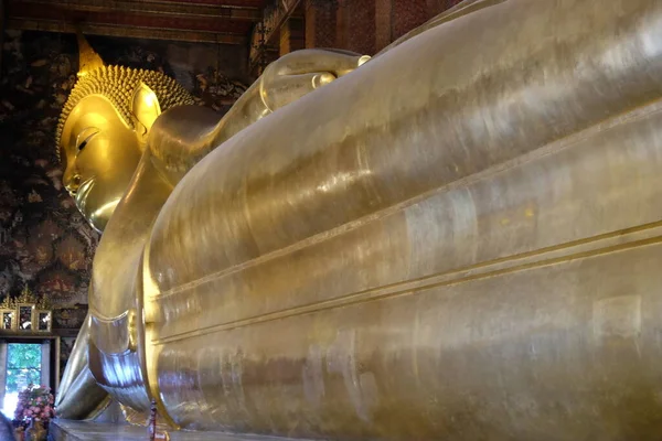 Maior Escultura Mundo Buda Reclinado Templo Bangkok — Fotografia de Stock