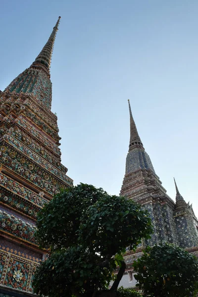 Torres Ornamentadas Templo Budista Banguecoque Complexo Templo Budista Wat Phra — Fotografia de Stock