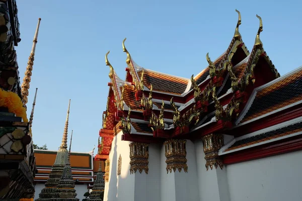 Belos Telhados Templo Budista Arte Arquitetônica Sudeste Asiático — Fotografia de Stock
