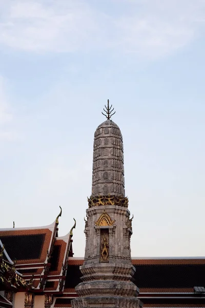 Une Petite Tour Décorée Dresse Dans Cour Monastère Wat Pho — Photo