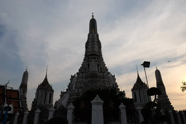 Nádherný Buddhistický Chrám Wat Arun Proti Večerní Obloze — Stock fotografie