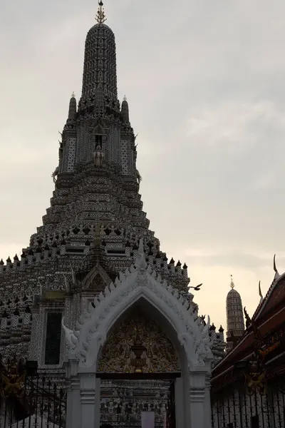 Tour Principale Temple Bouddhiste Wat Arun Dans Soirée — Photo