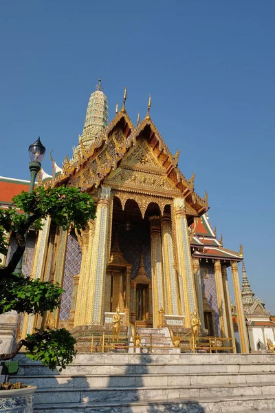 Bangkok Tailândia Dezembro 2018 Templo Delicioso Esmeralda Buda Dia Ensolarado — Fotografia de Stock