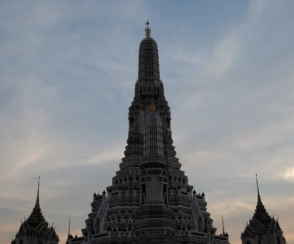 Hlavní Věž Buddhistického Chrámu Wat Arun Večerních Hodinách — Stock fotografie