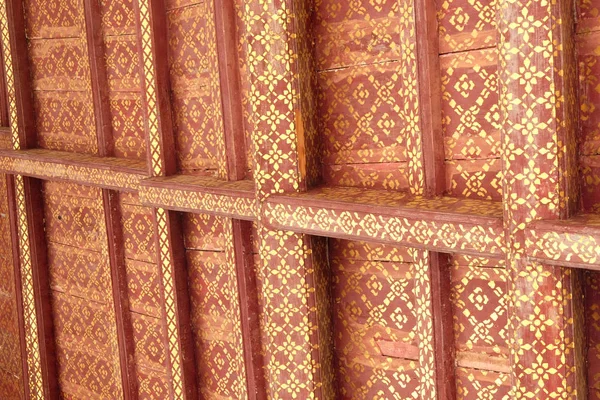 Złoty Wzór Narysowany Drewnianych Deskach Dachu Starego Domu — Zdjęcie stockowe