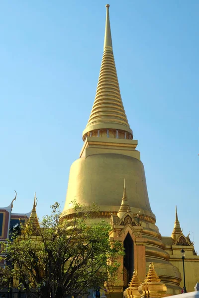 Gyllene Koniskt Torn Emerald Buddhas Tempel — Stockfoto