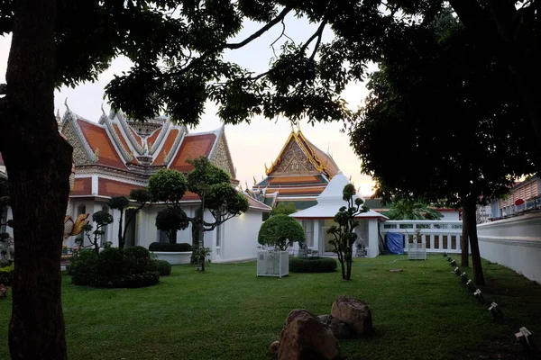 Belo Jardim Frente Templo Budista — Fotografia de Stock