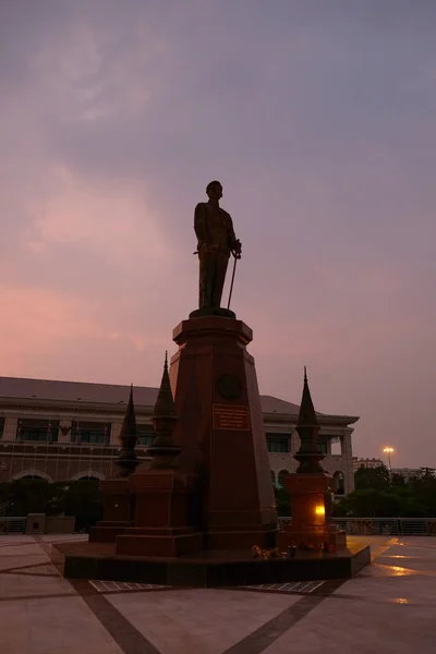 Památník Thajského Krále Rámy Bangkoku Při Západu Slunce Silueta — Stock fotografie