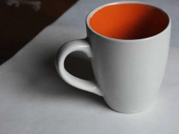 Vaciar Taza Blanca Sobre Fondo Claro Copa Con Lugar Para — Foto de Stock