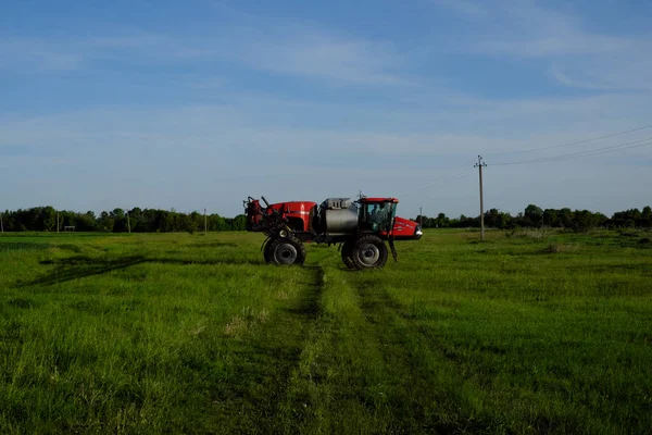 Chernihiv Region Ukraine May 2019 Tractor High Wheels Designed Irrigation — Stock Photo, Image