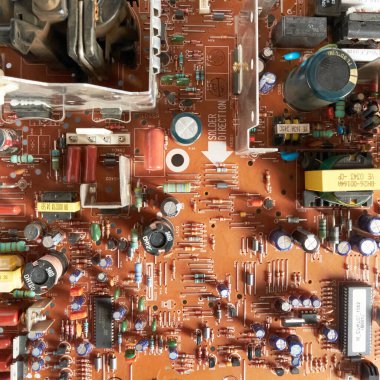 Chernihiv bölgesi, Ukrayna, 25 Nisan 2019. Eski yazdırılmış devre kartı.