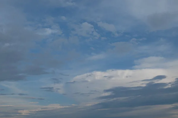 Cielo Dramático Atardecer Cielo Nublado Como Fondo —  Fotos de Stock