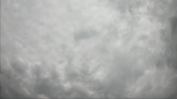 Γκρι Σύννεφα Επισκιάζουν Ολόκληρο Τον Ουρανό Συννεφιά Από Ιανουαρίου Μέχρι — Αρχείο Βίντεο