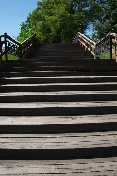 Gamla Trä Trappa Stadsparken Tjernigov Långt Upp — Stockfoto