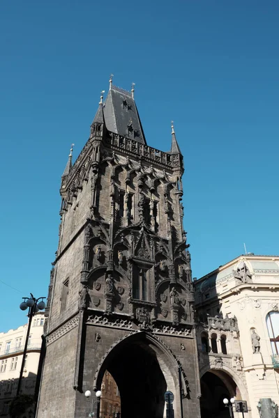 Ősi Torony Kapuval Prágában Gótikus Építészet — Stock Fotó