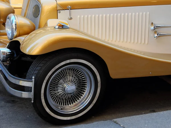 Roda Fragmento Extremidade Dianteira Carro Vintage — Fotografia de Stock