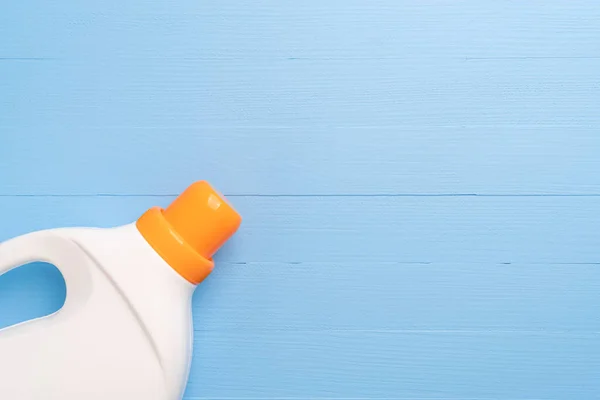 Frasco Plástico Blanco Con Tapa Naranja Brillante Con Detergente Para — Foto de Stock