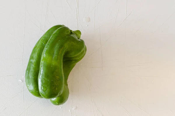 Green Bell Pepper Cutting Board — Stock Photo, Image