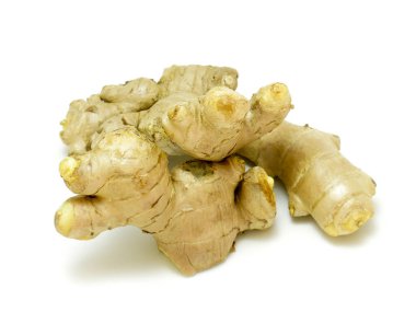 Beyaz arka planda izole edilmiş taze kızıl.