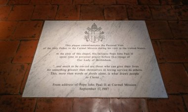 Papa 2. Johm Paul 'a plaket, Carmel Görevi