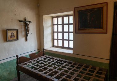 Tarihi Carmel Misyonunun İçinde