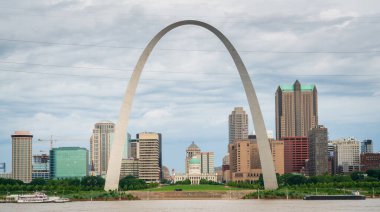 Geçit Arch Ulusal Parkı ve St. Louis Skyline