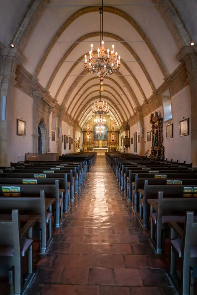 Dentro de la Parroquia Histórica, Misión Carmel —  Fotos de Stock