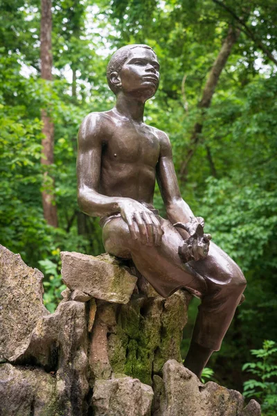 Estatua de la infancia de George Washington Carver en su Monume Nacional — Foto de Stock