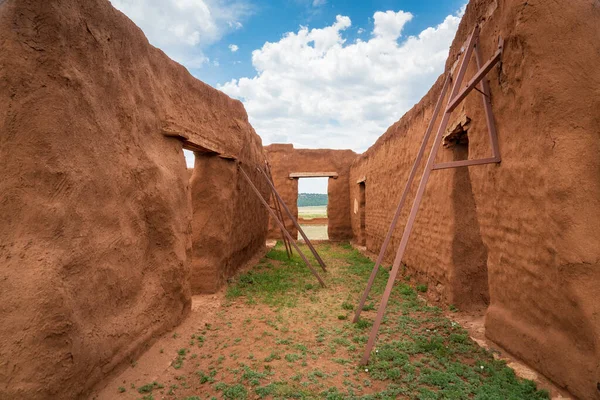 Ruinas de Adobe en el Monumento Nacional Fort Union — Foto de Stock