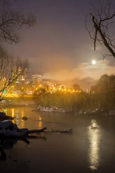 Vollmond über Pekhorka — Stockfoto