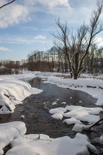 Rivière d'hiver Pekhorka — Photo