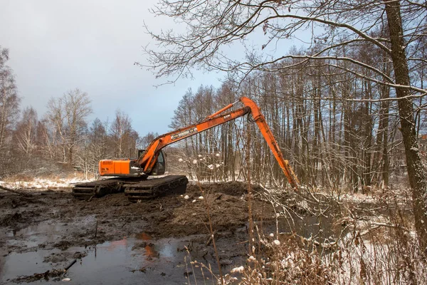 Очищення річки Malashka — стокове фото