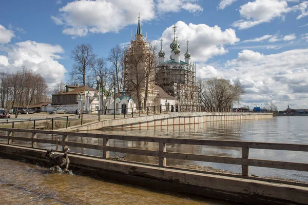 Att dividera floden Teza — Stockfoto