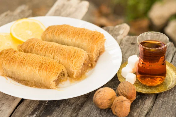 Verrukkelijk dessert uit Turkije — Stockfoto