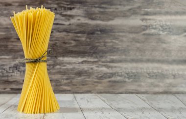 spagetti yemek için