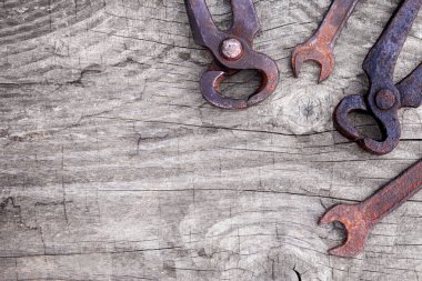 Eski İngiliz anahtarları ve araçları kullanılan