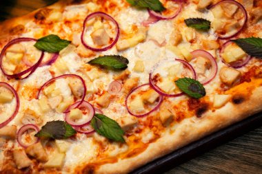 Fırında lezzetli pizza