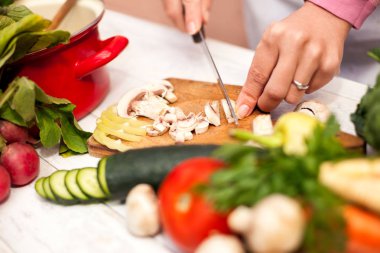 Petrol bir bıçak ile kesme