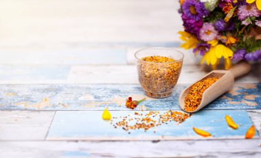 Plastik cam ve ahşap Kepçe arı polen