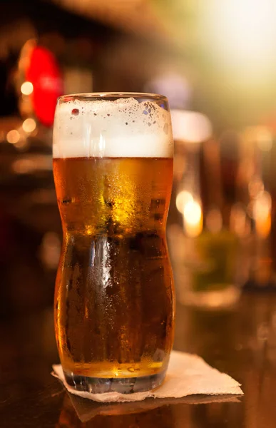 Sklenice studeného piva — Stock fotografie