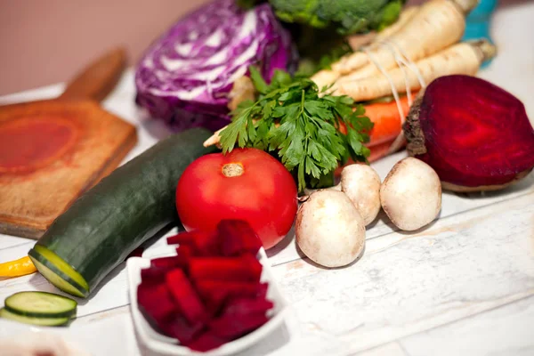 Légumes sur la table de cuisine — Photo