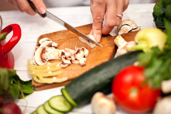 Kadın Dilimleme şampanya