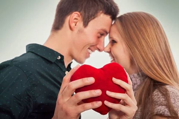 Romantisk kärlek, två personer i love tittar på varandra — Stockfoto